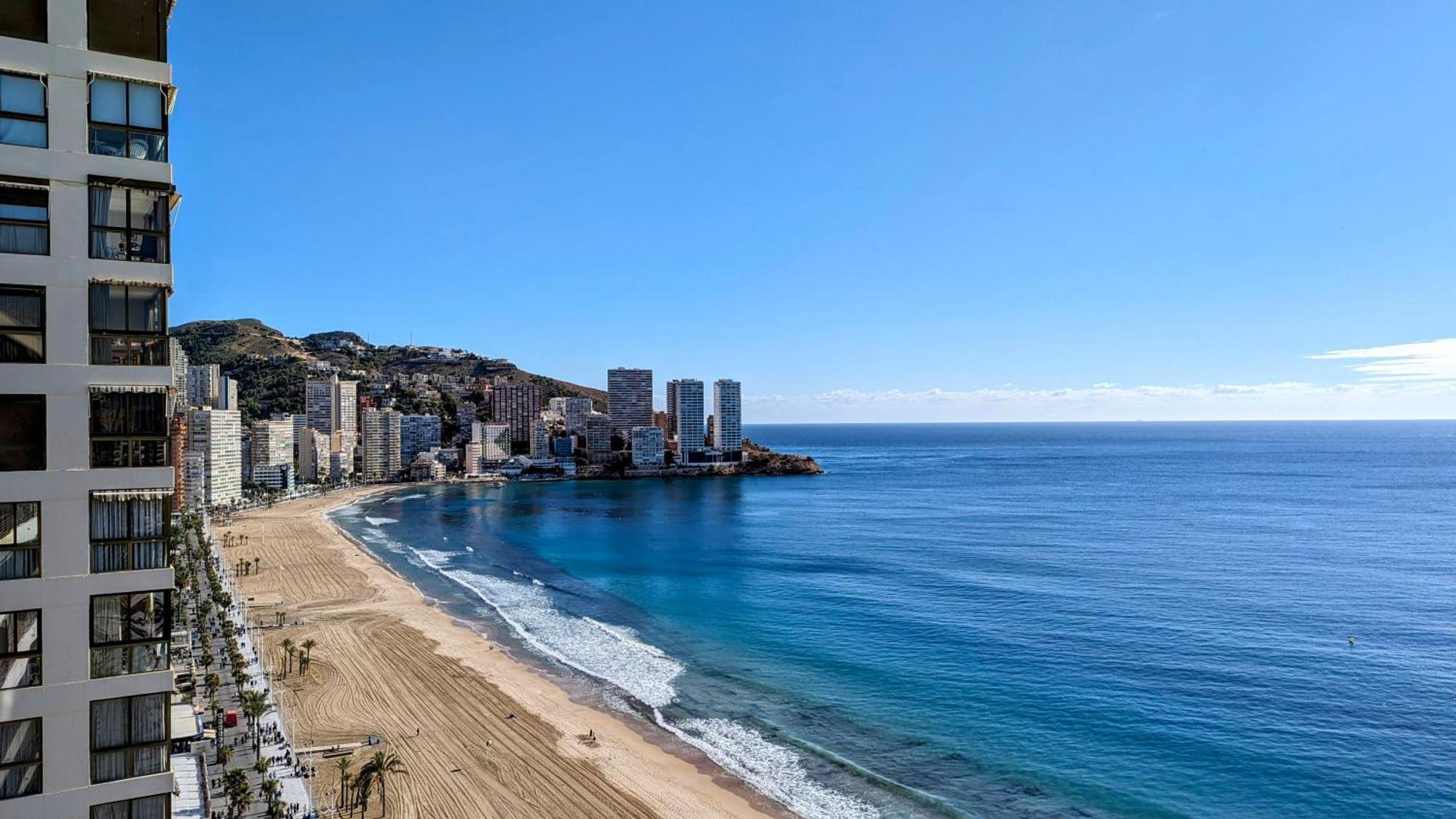 Las Arenas Sea Front Apartments Benidorm Exterior photo