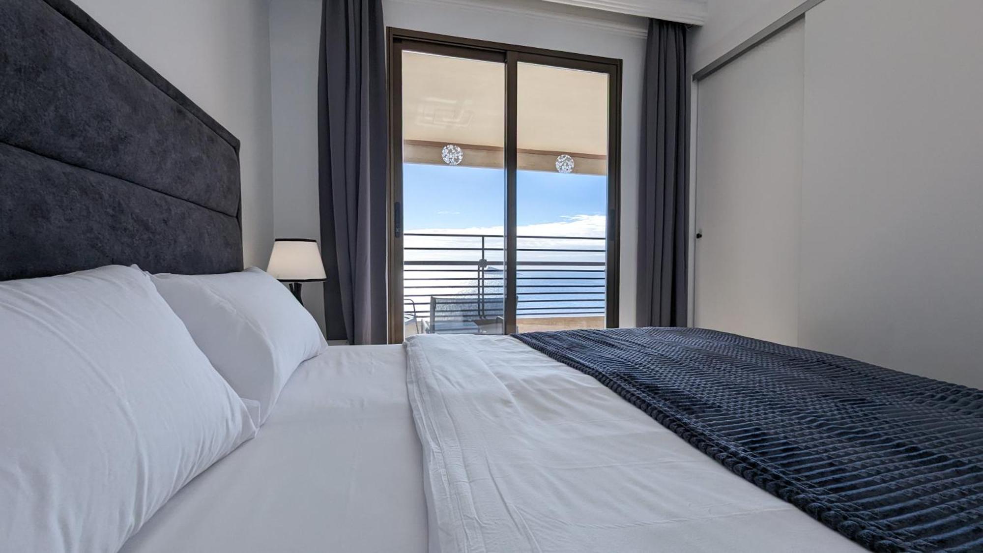 Las Arenas Sea Front Apartments Benidorm Exterior photo