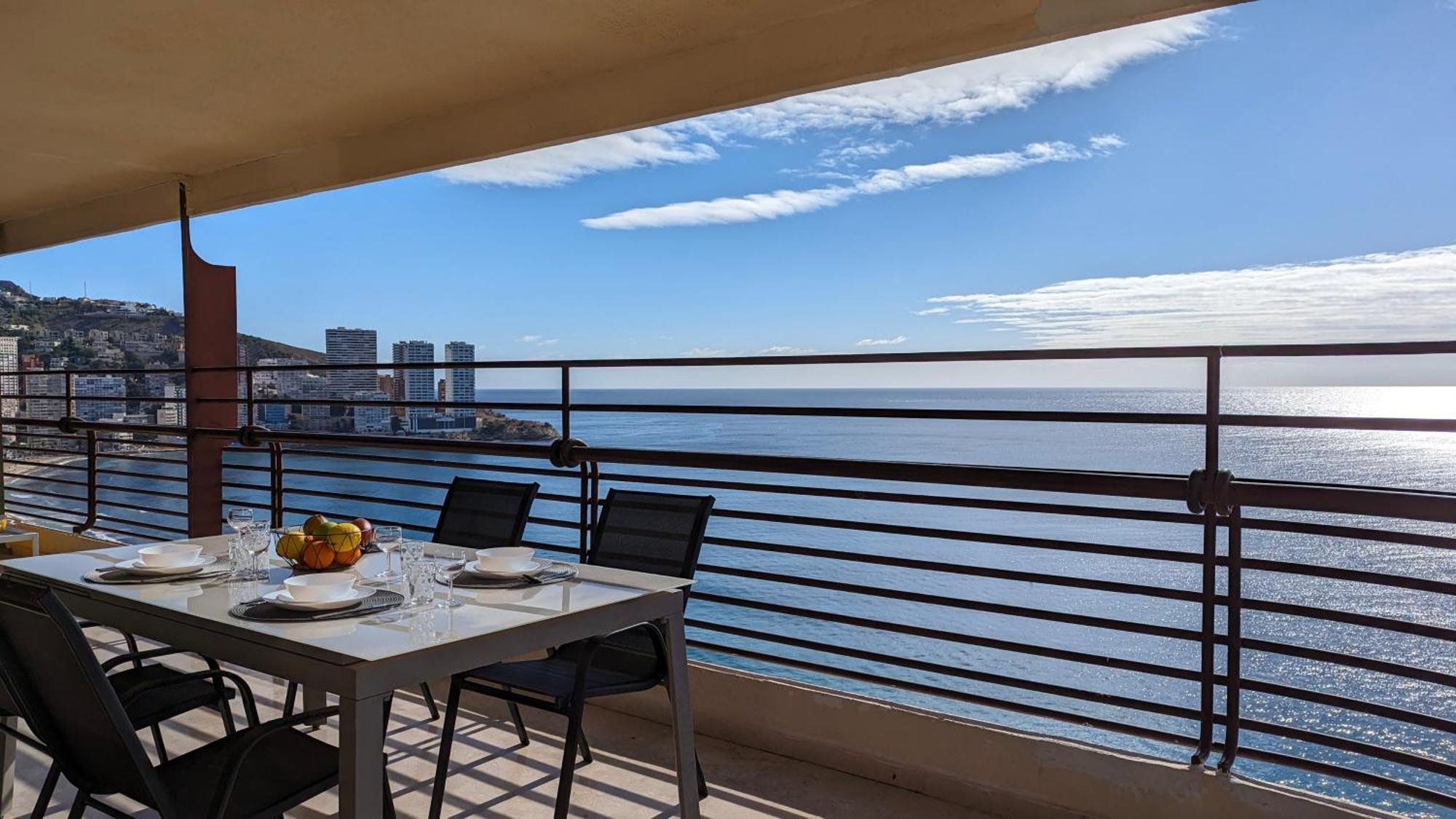 Las Arenas Sea Front Apartments Benidorm Exterior photo