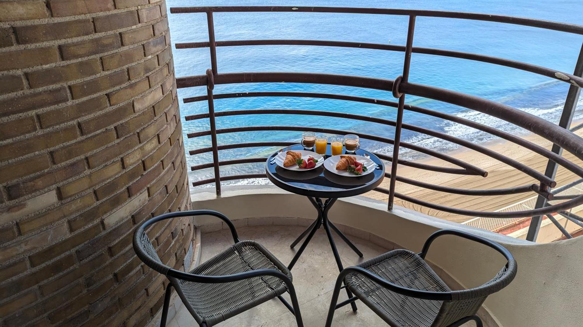 Las Arenas Sea Front Apartments Benidorm Exterior photo